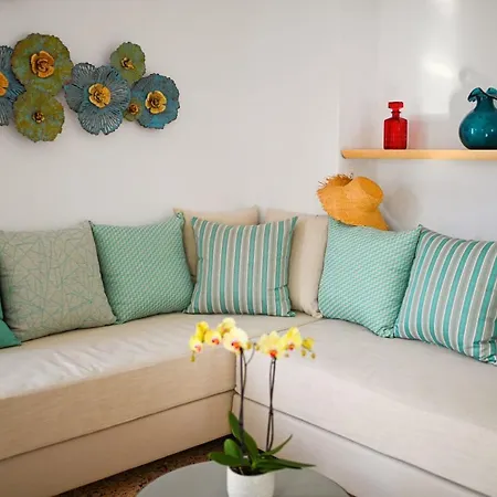 Paros Bespoke Residence - Spacious Private Retreat